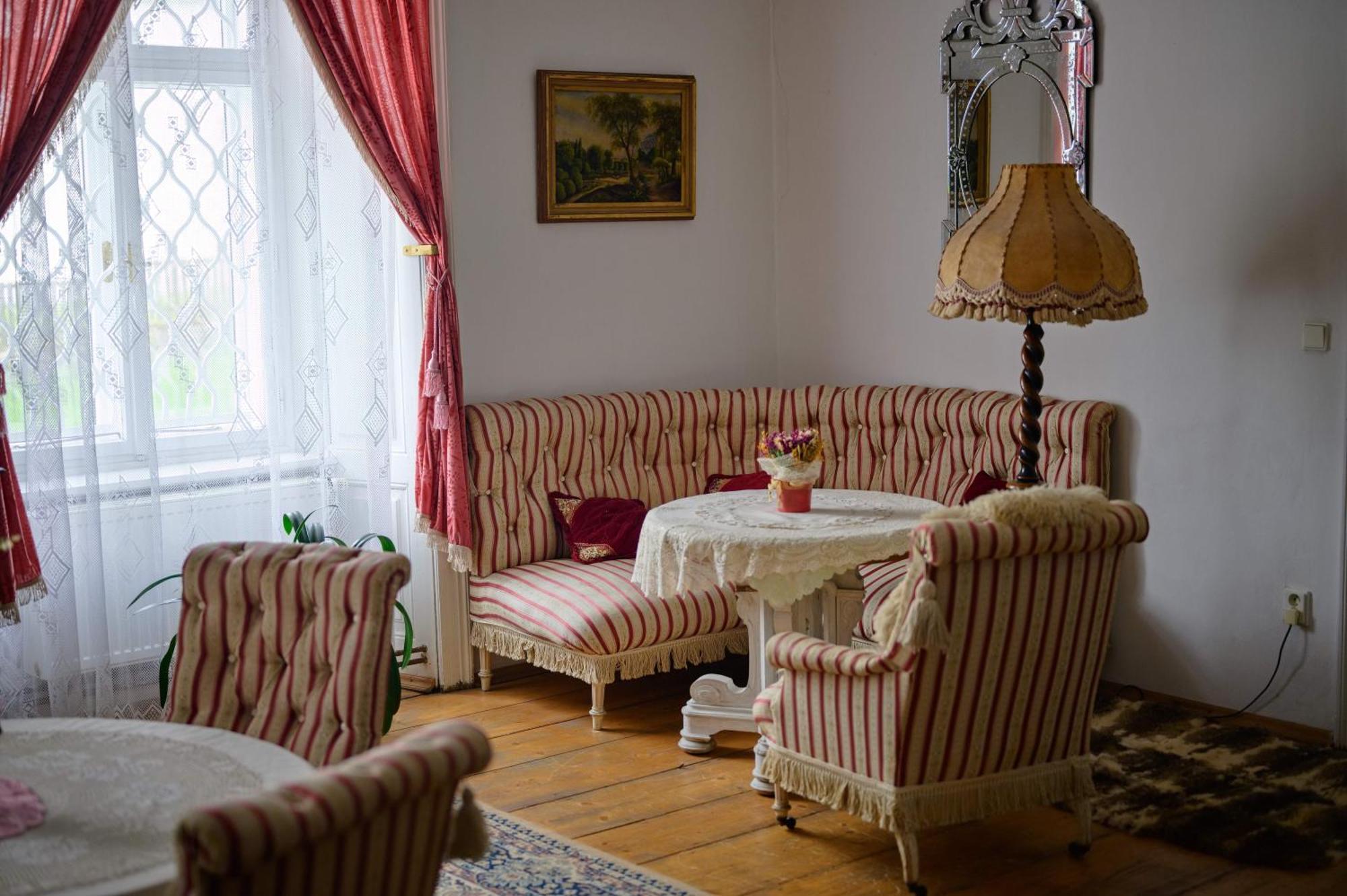 Zamek Usobi Apartment Екстериор снимка