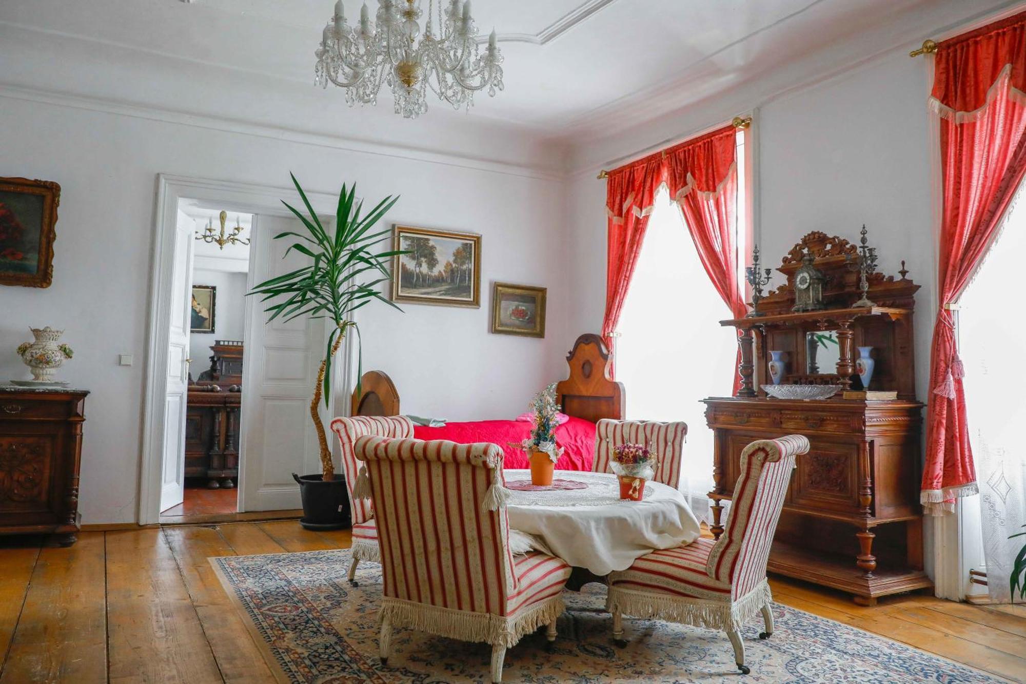 Zamek Usobi Apartment Екстериор снимка